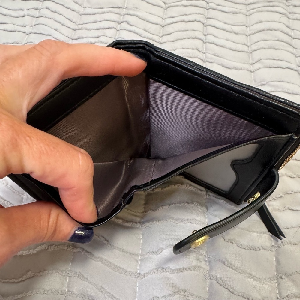 Faux leather black wallet - Picture 4 of 8